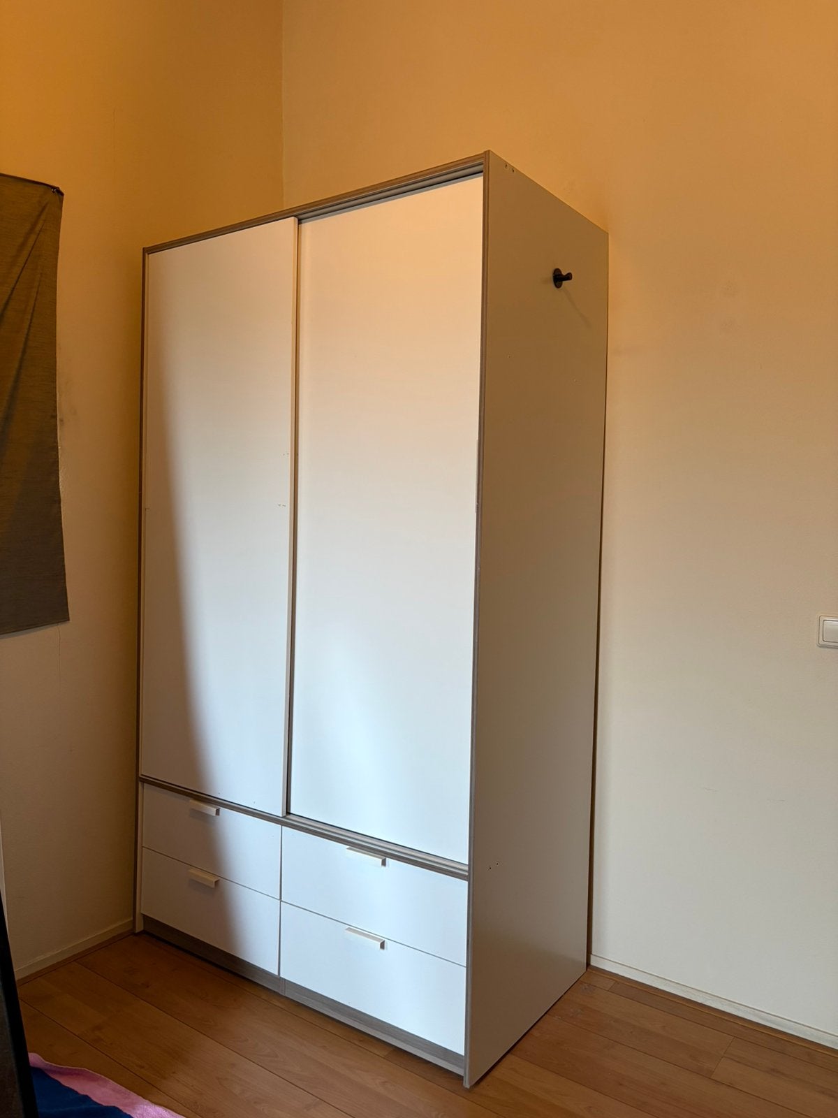 kledingkast met schuifdeuren + 4 lades