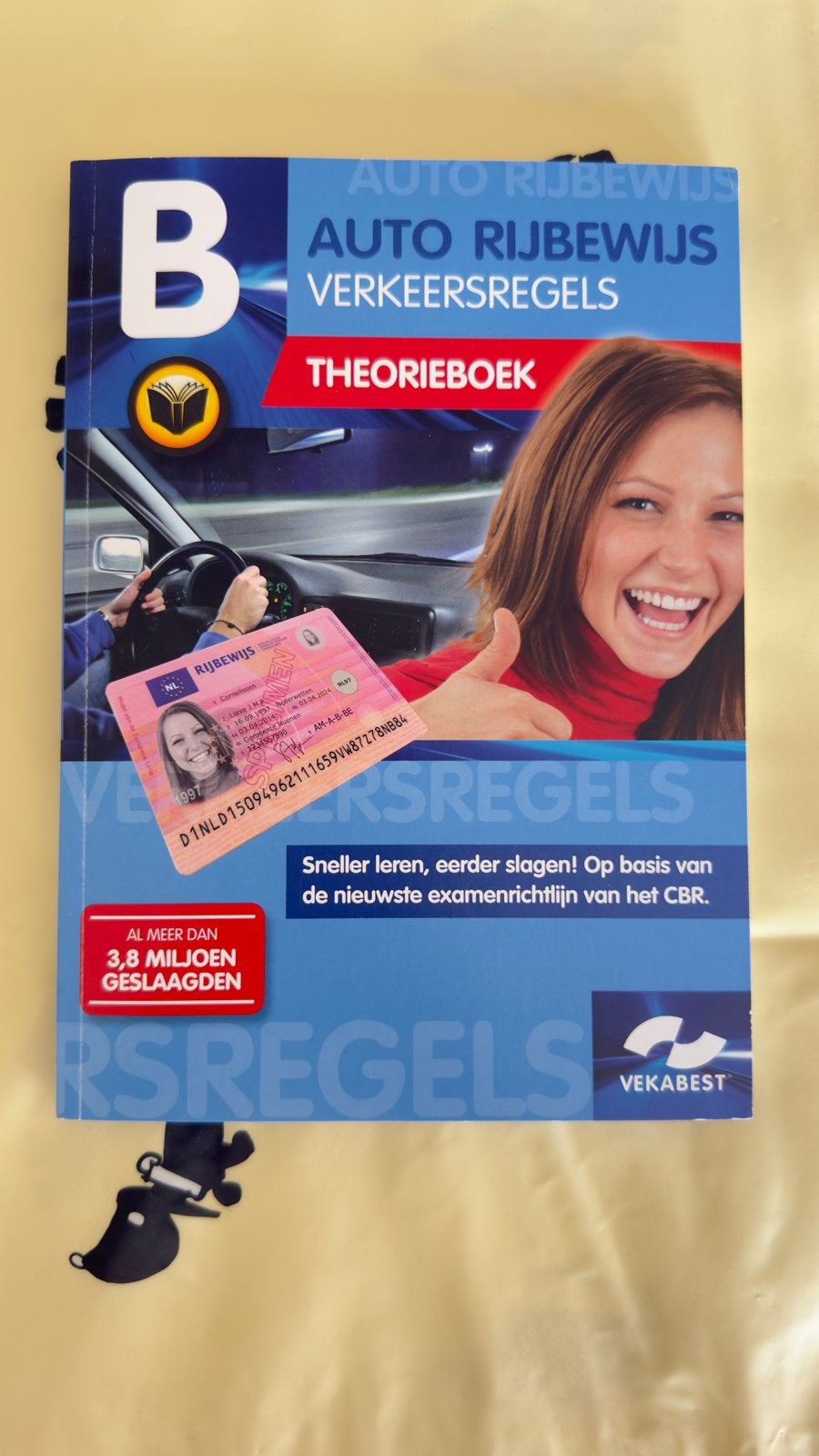 Theorieboek Rijbewijs B - VekaBest Verkeersregels, Ophalen of Verzenden, Zo goed als nieuw, Niet van toepassing