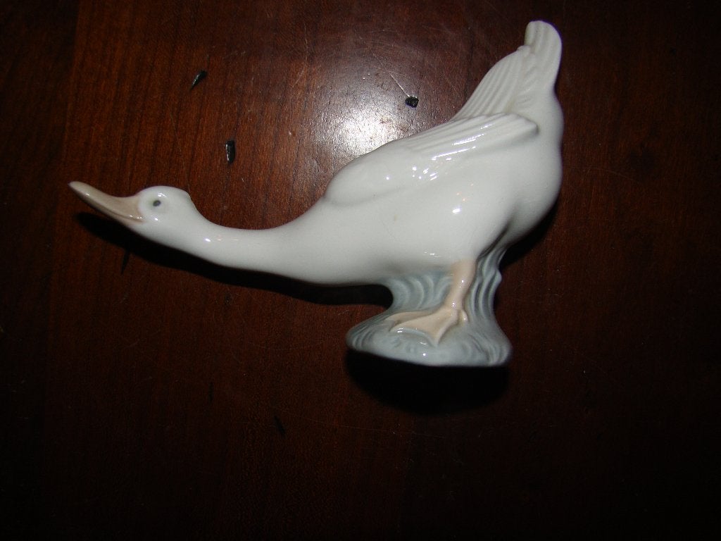 gans eend NAO Lladro 16 cm lang en 11 cm hoog, Verzamelen, Ophalen of Verzenden, Zo goed als nieuw, Dier