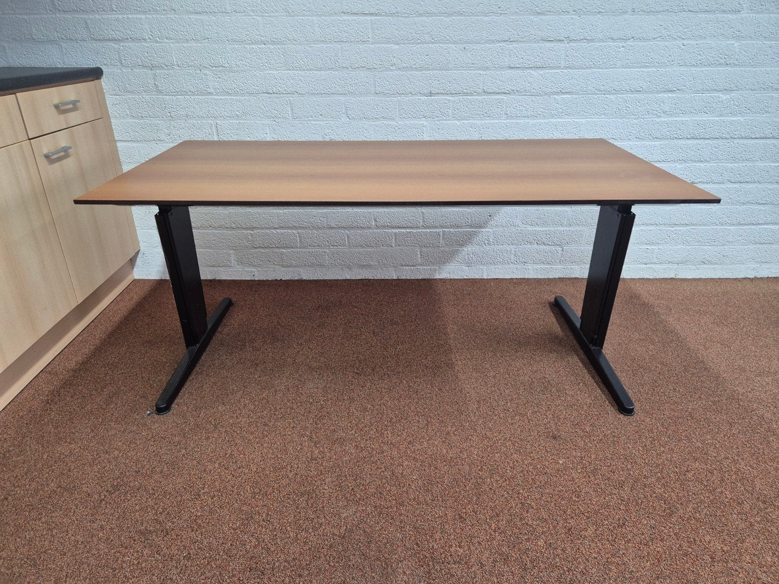 Bureau 80x160 cm, hoogte 70 cm, mogelijk verstelbaar, Ophalen, Gebruikt, Industrieel, Computerbureau