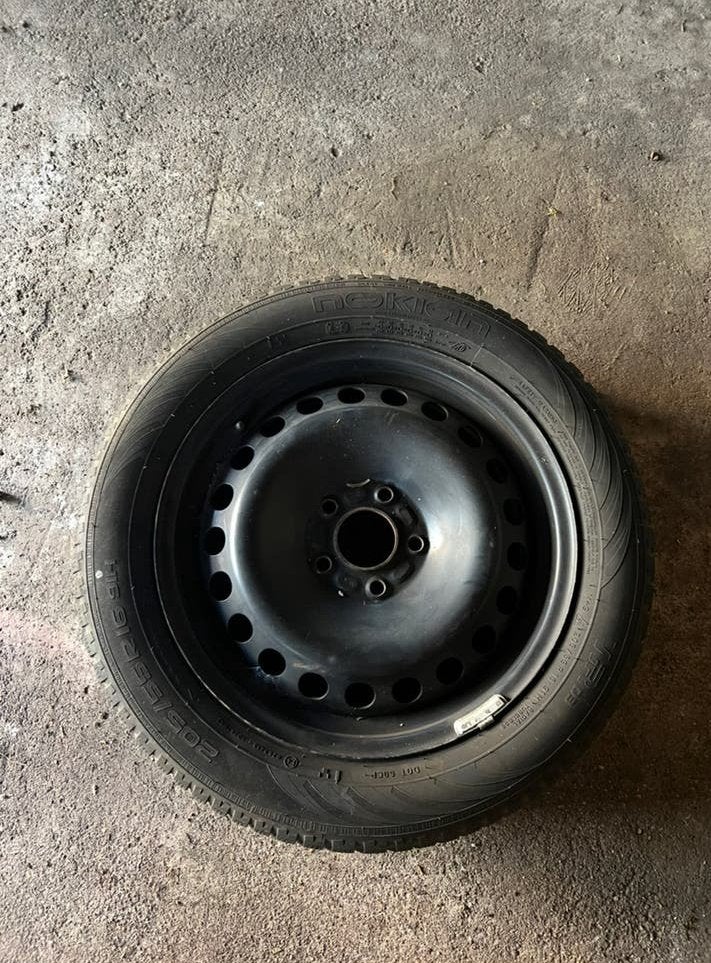 Nokian Winterband op stalen velg 205/55 R16, Ophalen, Gebruikt