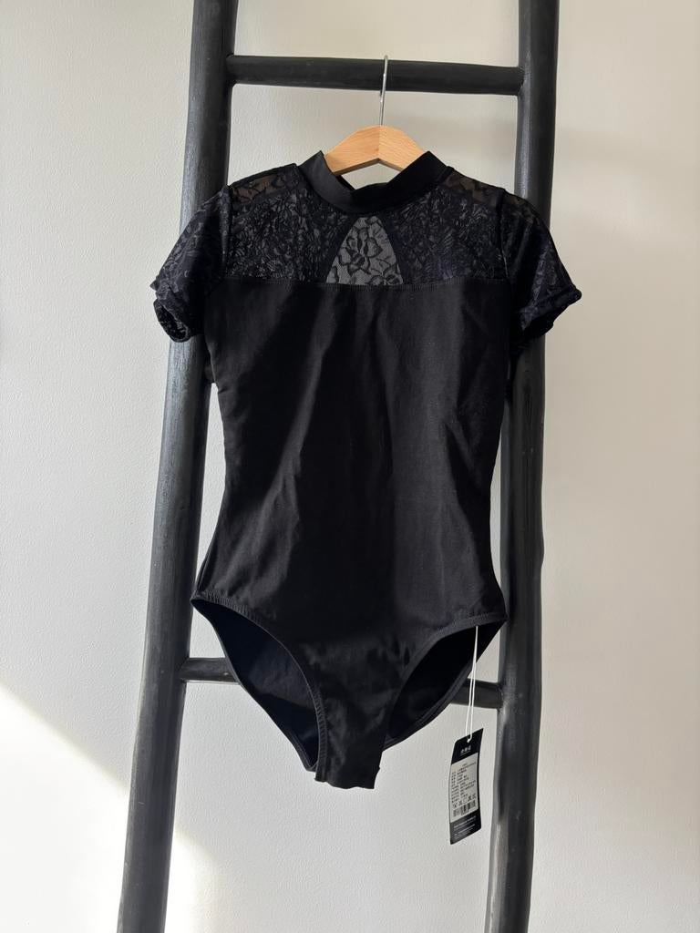 Gloednieuw balletpak met kanten mouwen maat 140-146, Sport en Fitness, Ballet, Ophalen, Nieuw, Kleding