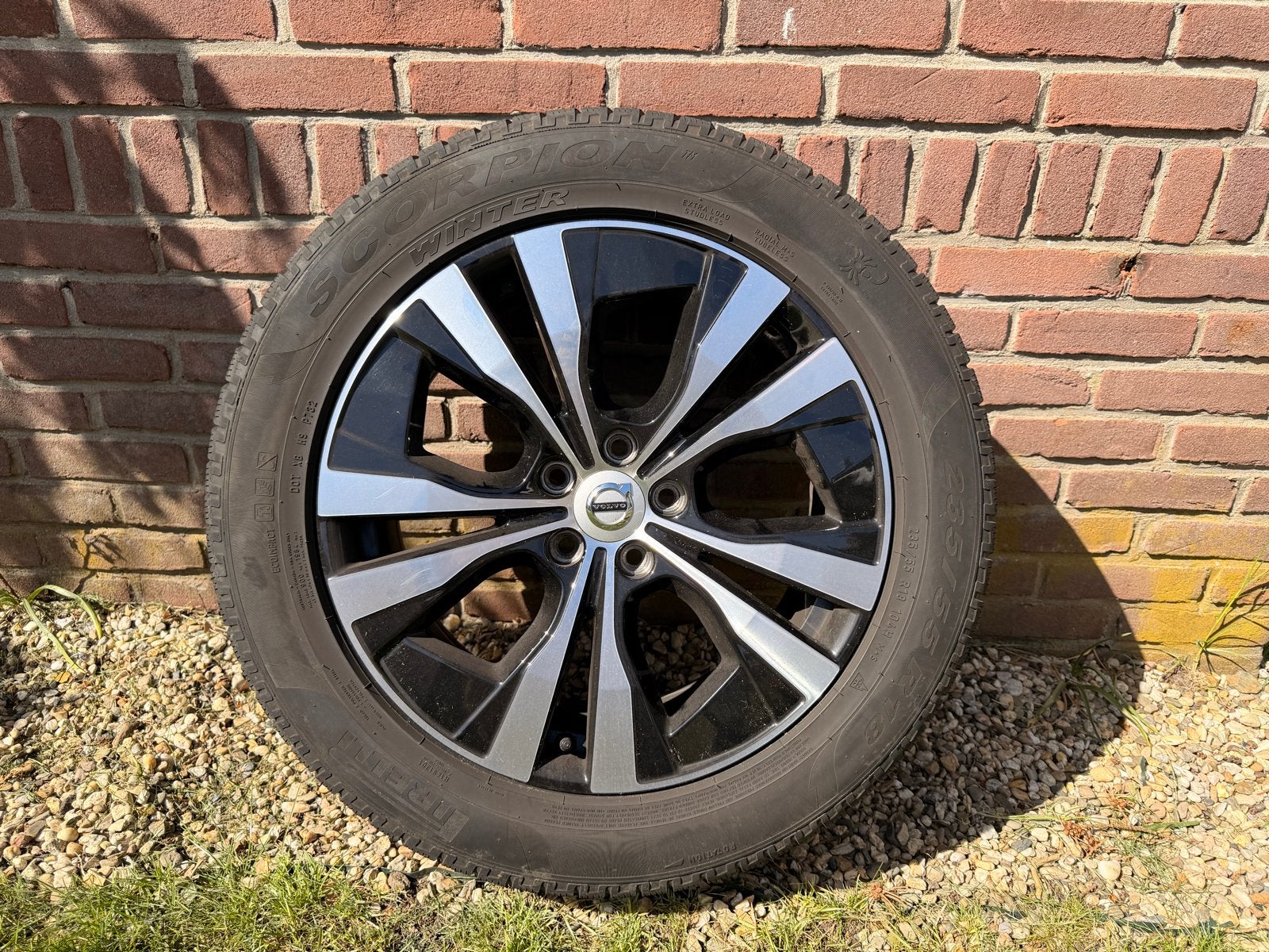 Volvo 18 inch velg met Pirelli Scorpion Winterband, Ophalen, 18 inch, Gebruikt, Banden en Velgen