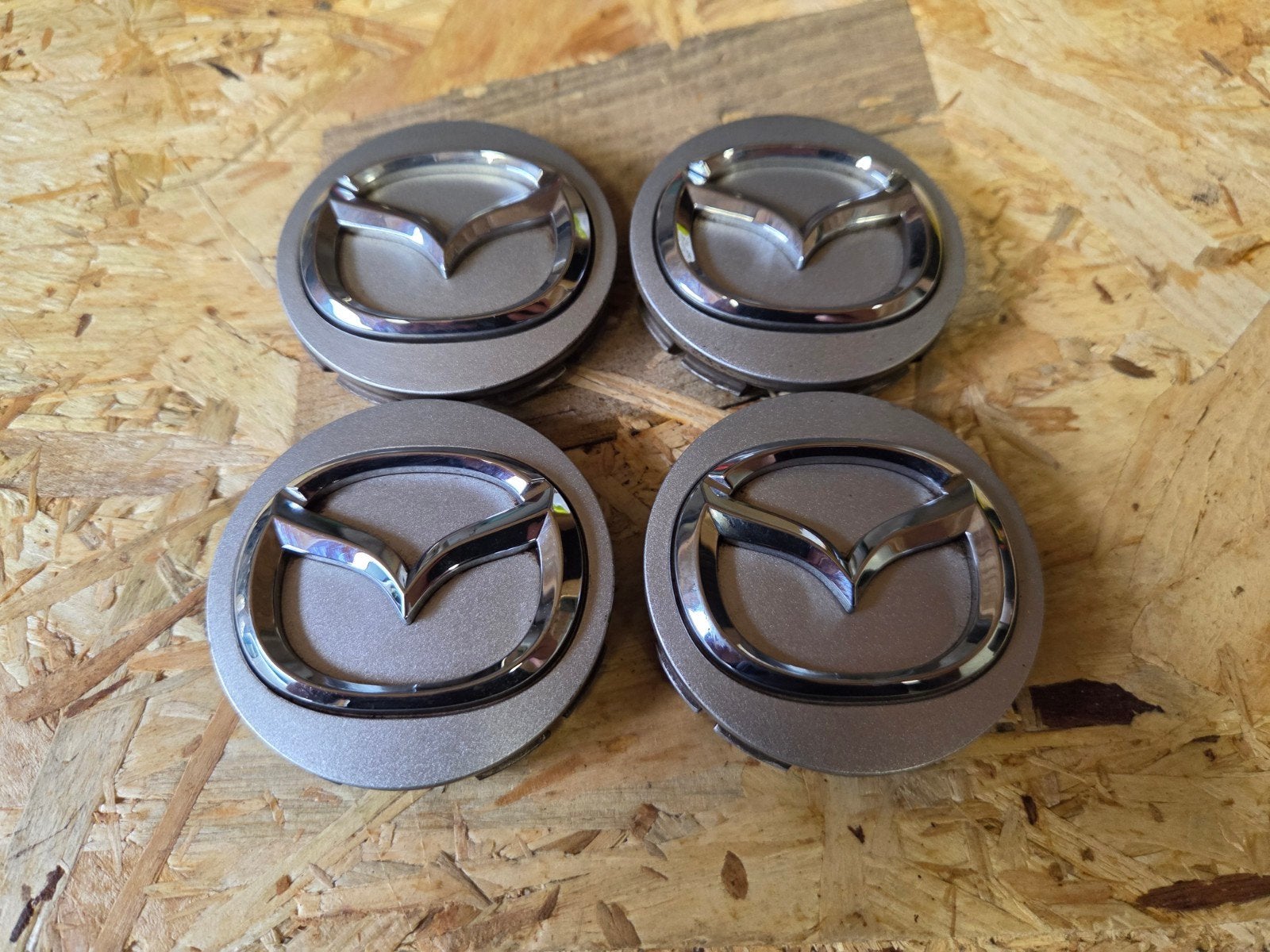 Mazda naafdoppen, Ophalen of Verzenden