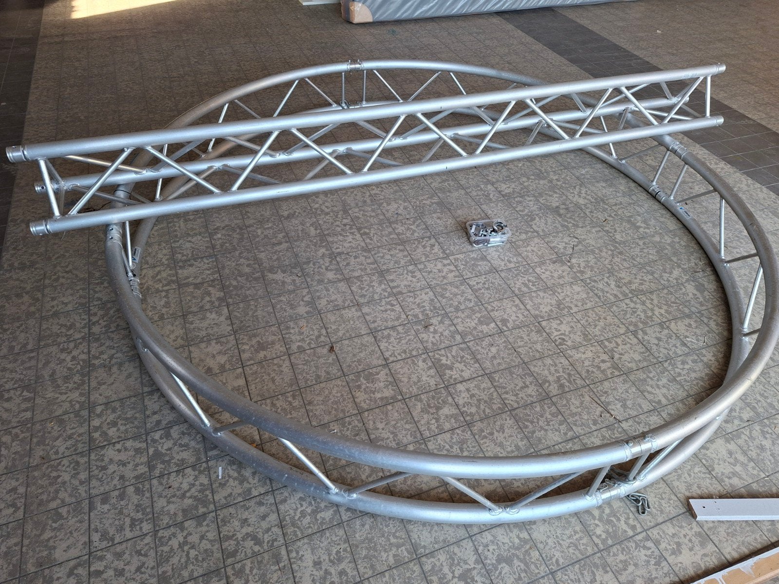 Aluminium truss om disco lampen aan op te hangen., Ophalen, Gebruikt
