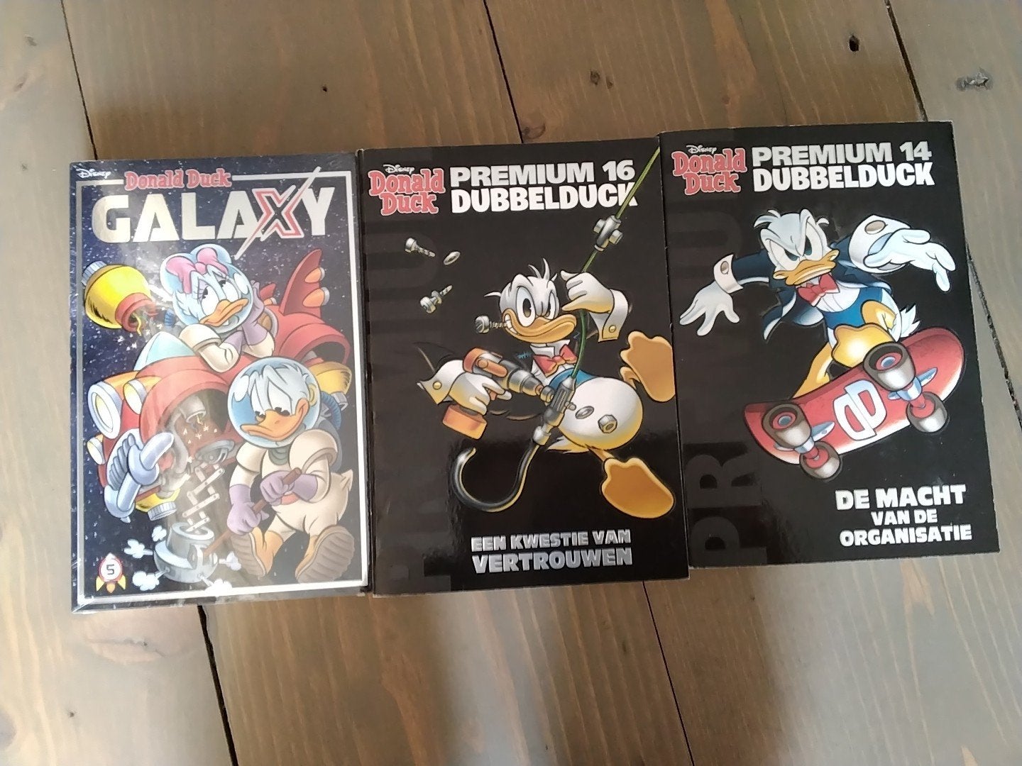 Donald Duck Premium Dubbelduck en Galaxy - 3 stripboeken, Meerdere stripboeken, Ophalen, Nieuw