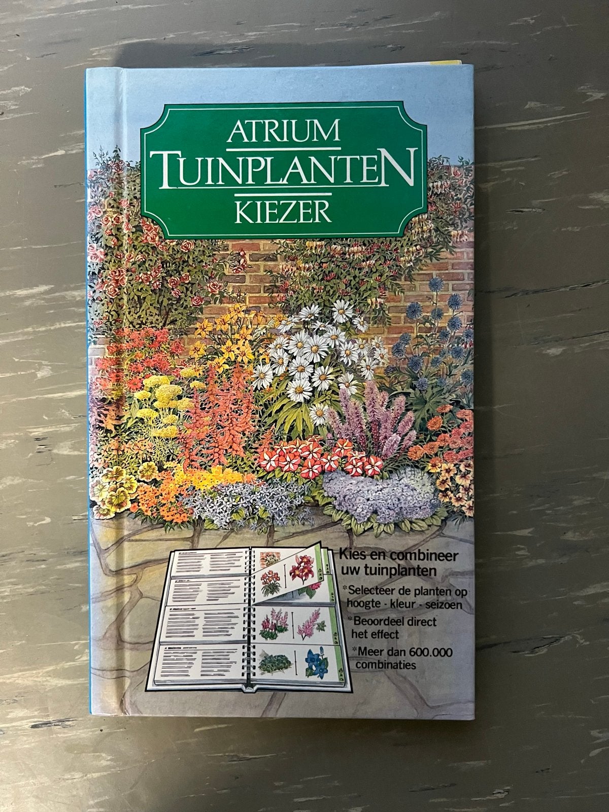 Atrium Tuinplanten Kiezer - De meest doeltreffende tuinplann, Boeken, Ophalen of Verzenden, Zo goed als nieuw, Tuinieren en Tuinplanten