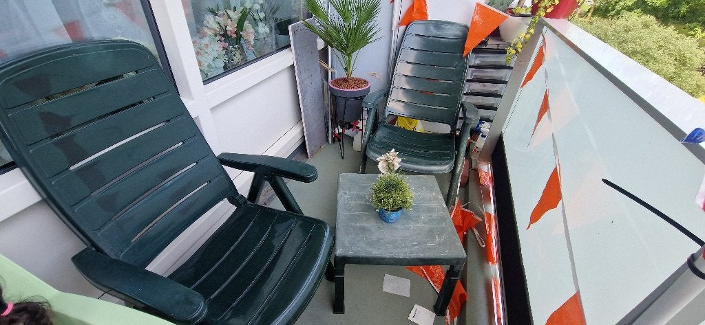 Tuinset: 2 stoelen en bijpassende tafel, Kunststof, Gebruikt, Stoel, Tuinset