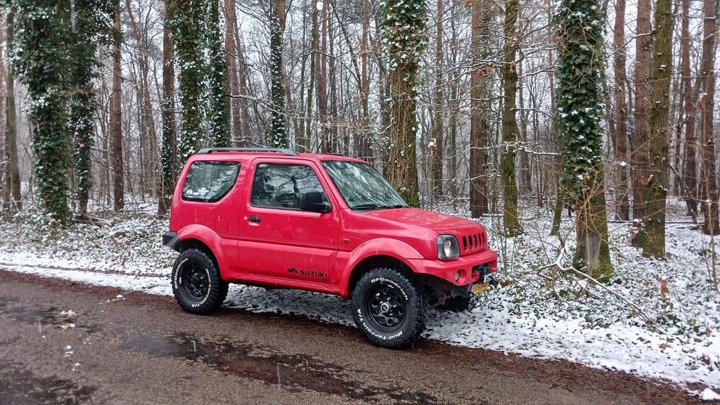Suzuki Jimny 1.3 JX 4WD 1999 Rood, Auto's, Suzuki, 40 €/maand, 4 cilinders, 4 stoelen, Origineel Nederlands