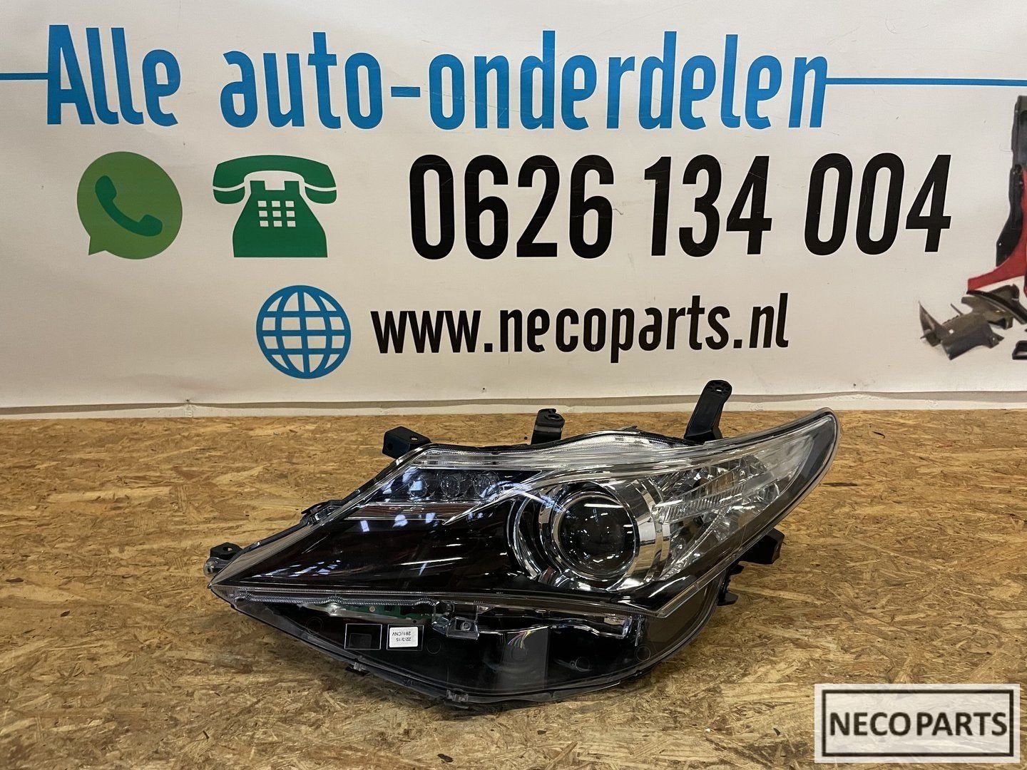 TOYOTA AURIS XENON LED KOPLAMP LINKS ORIGINEEL 81150-02E40, Gebruikt, -, -, Ophalen of Verzenden