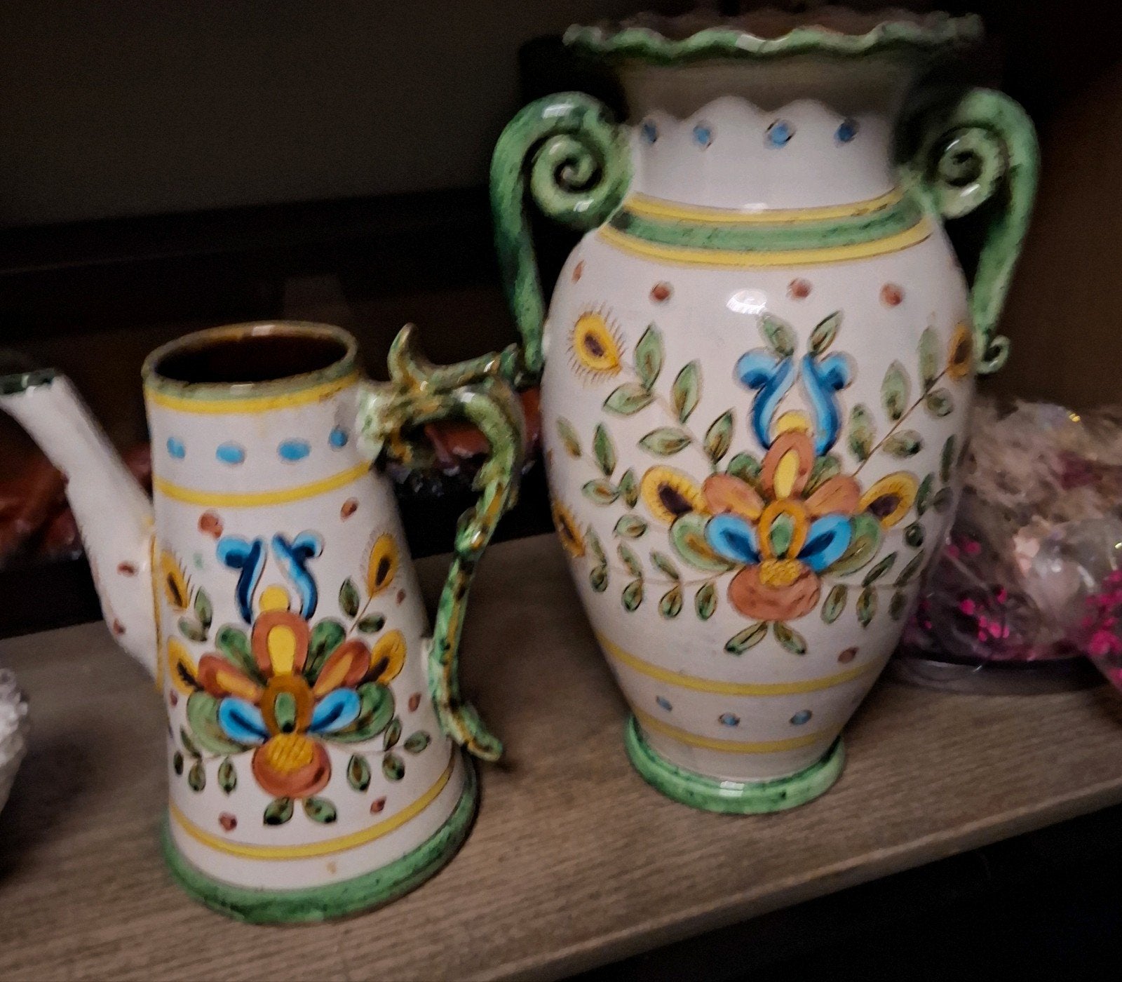 Handgeschilderd Majolica Vaas en Kan., Ophalen