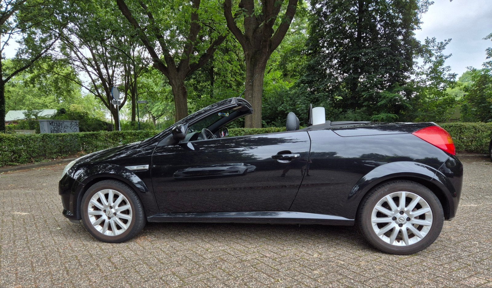 Opel Tigra 1.8 16V Twintop 2005 Zwart, Auto's, Opel, Particulier, Tigra, Benzine, E, Cabriolet, Handgeschakeld, Origineel Nederlands