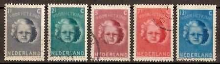 Nederland NVPH nr 444/8 gestempeld Kinderpostzegels 1945, Postzegels en Munten, Postzegels | Nederland, Ophalen of Verzenden, Na 1940