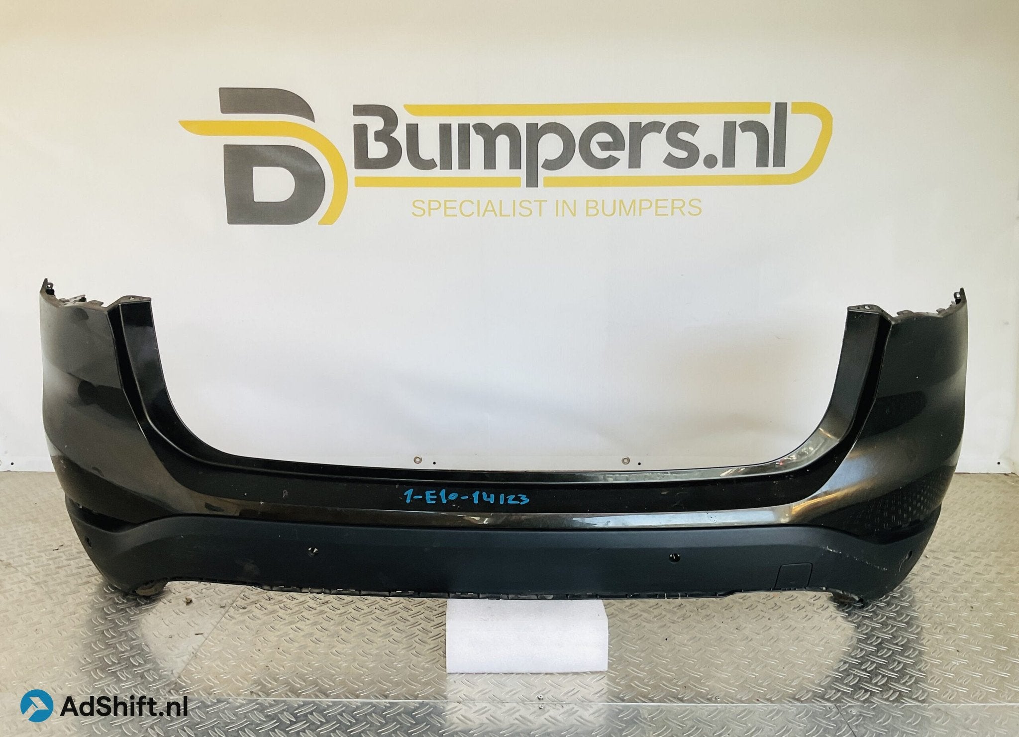Bumper BMW X1 F48 LCI Facelift 51127355260 Achterbumper 1-E1, Bumper