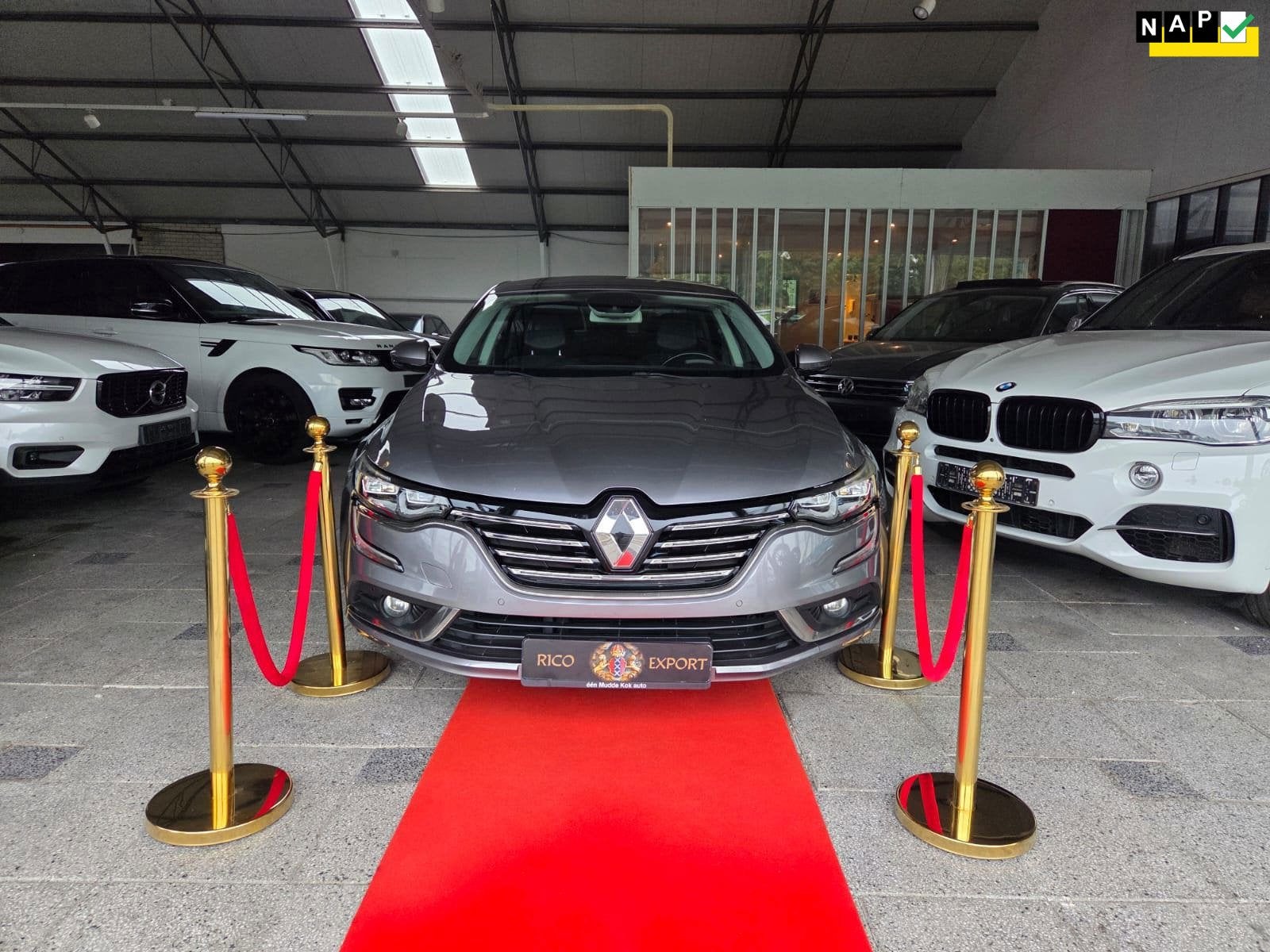 Renault Talisman 1.5 DCi AUT INTENS SEDAN 4CONTROL BOSE NAVI, Auto's, Gebruikt, Euro 6, 4 cilinders, Origineel Nederlands