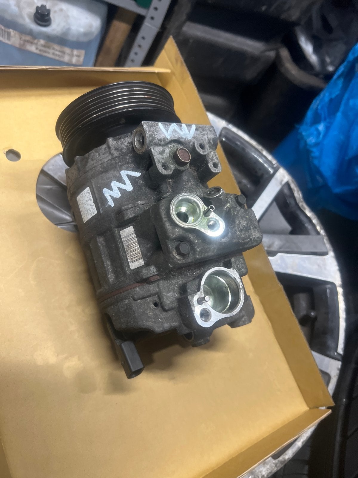Airco compressor VW AG 1K0 820 803F - Gebruikt, Ophalen, Gebruikt