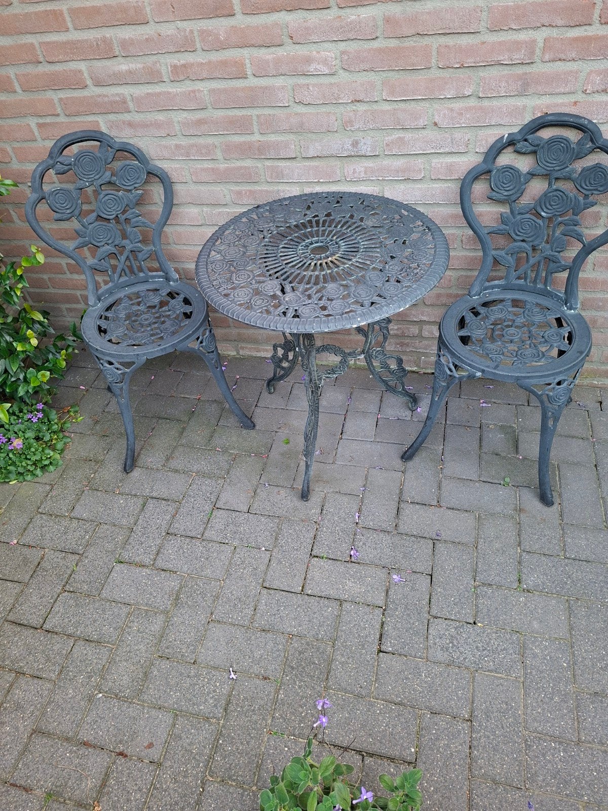 Antieke gietijzeren bistroset met roosmotief, Overige materialen, Gebruikt, Tuinset, Eettafel