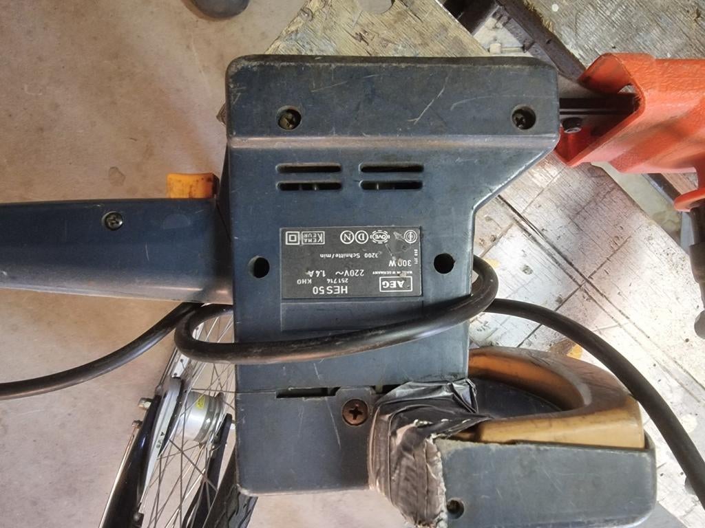 Te koop goede heggenschaar merk AEG, Ophalen of Verzenden, Gebruikt, Elektrisch