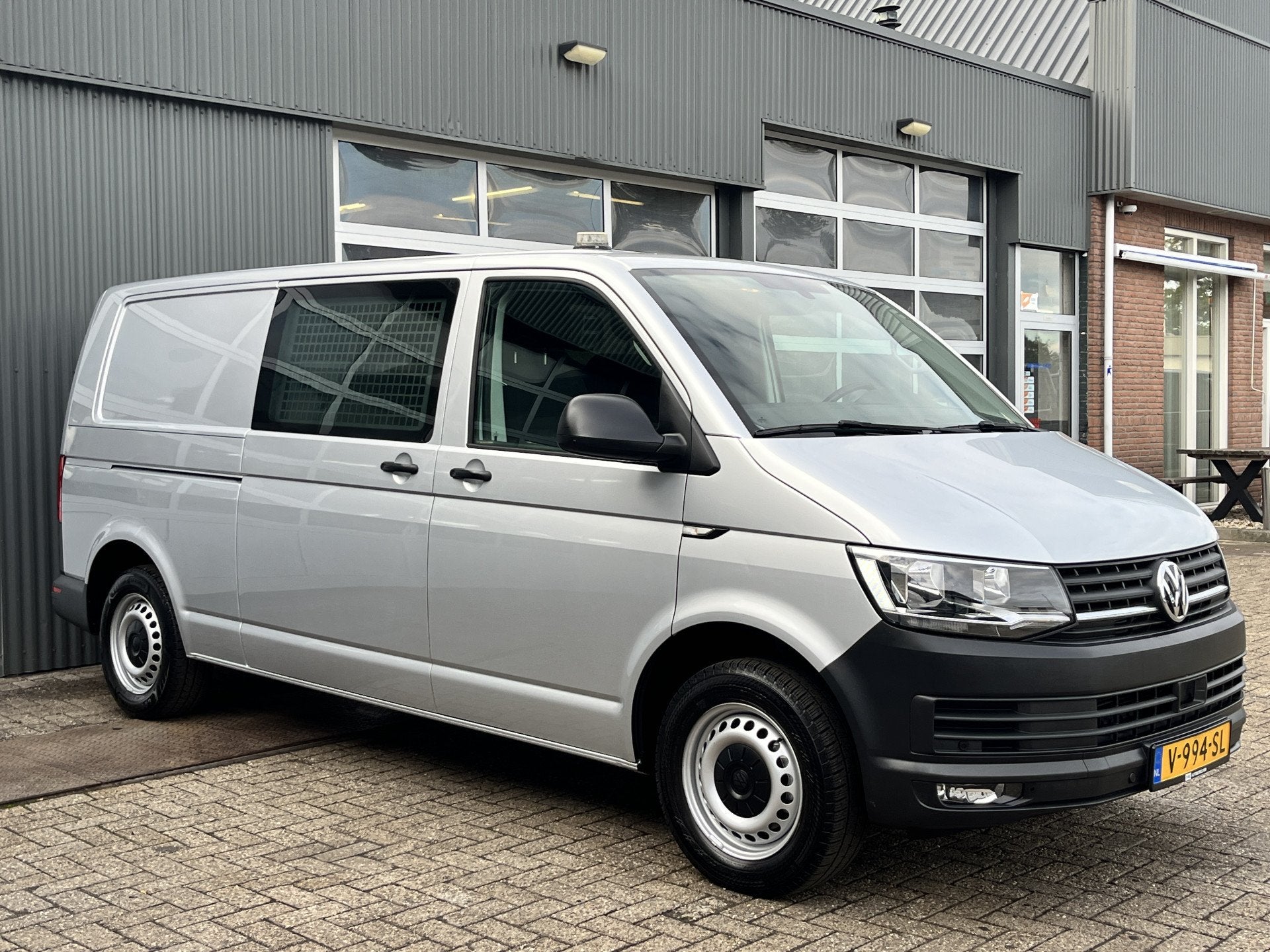 Volkswagen Transporter 2.0 TSI L2H1 Benzine Dubbele Schuifde, Voorwielaandrijving, Stof, Gebruikt, 4 cilinders