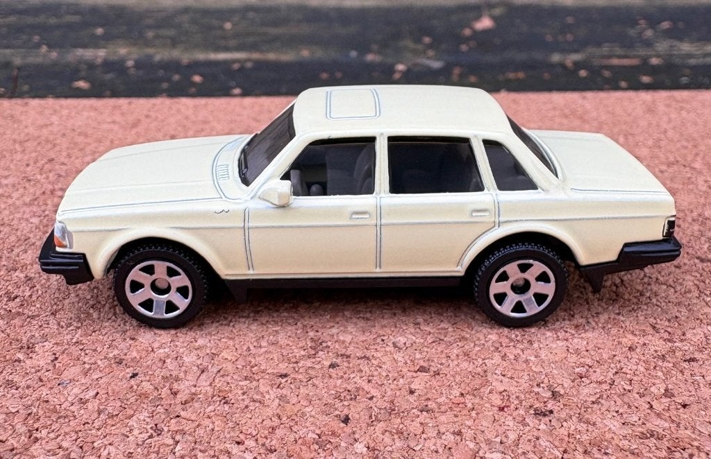Matchbox Volvo 240, Ophalen of Verzenden, Nieuw