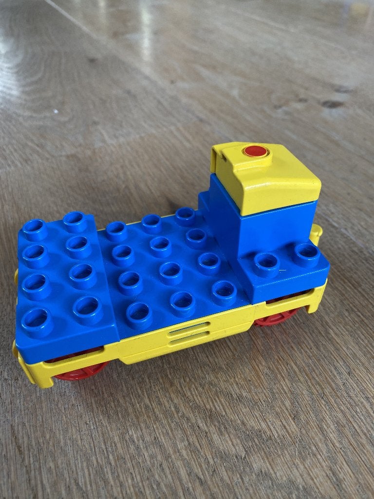 oude duplo locomotief 2 stuks ( niet werkend), Kinderen en Baby's, Ophalen of Verzenden, Gebruikt, Overige typen, Duplo