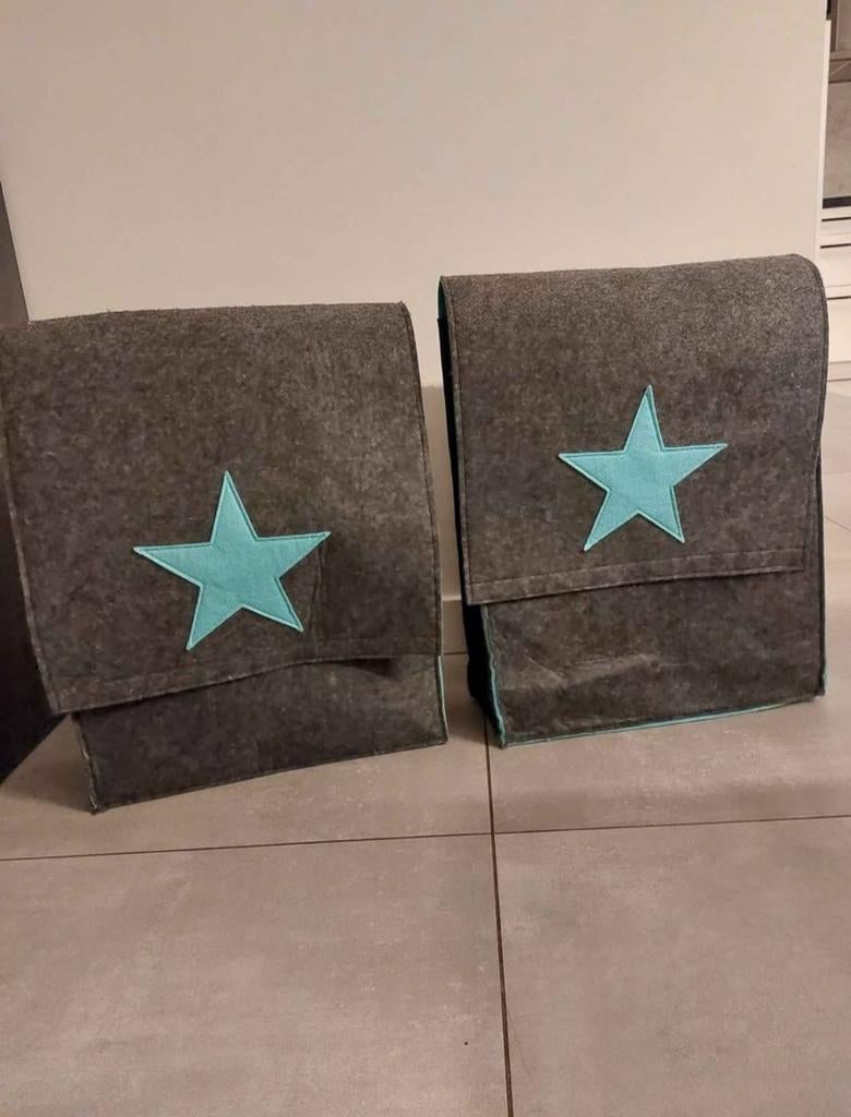 Set van 2 vilten opberg zakken met ster aan een box, Ophalen, Zo goed als nieuw