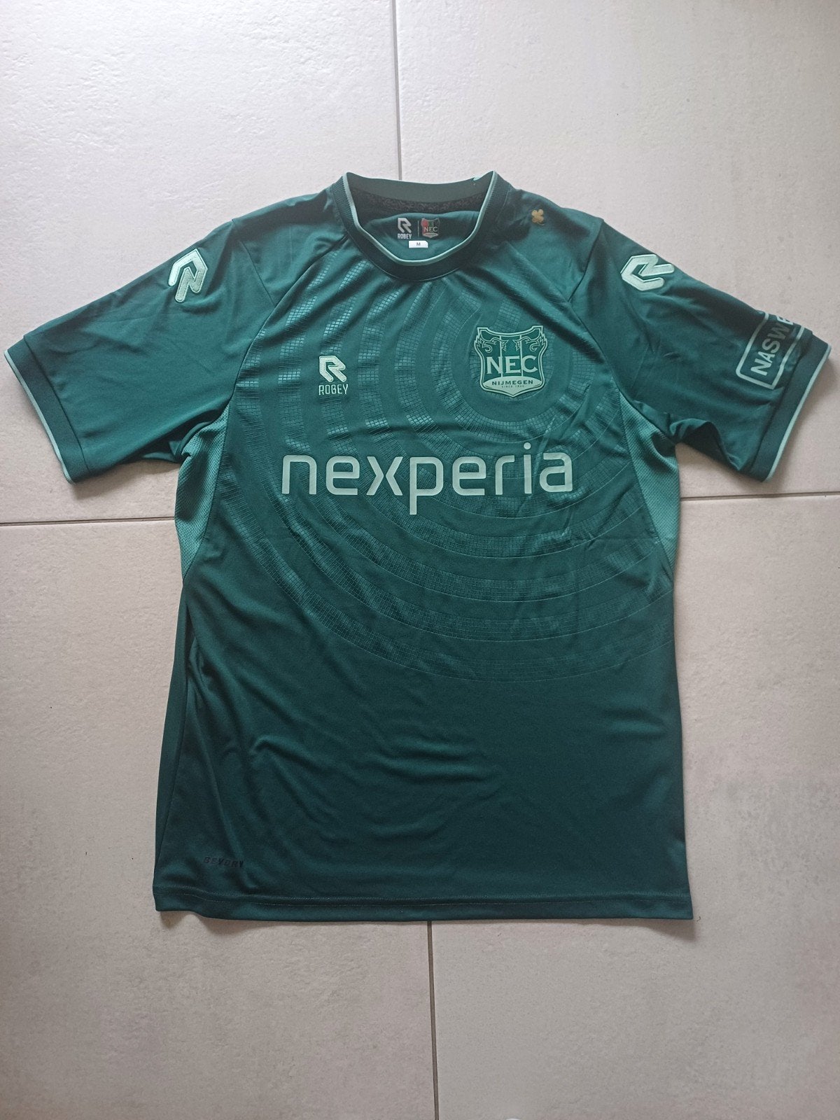 N.E.C. derde shirt maat M, Maat 48/50 (M), Robey, Nieuw, Ophalen of Verzenden