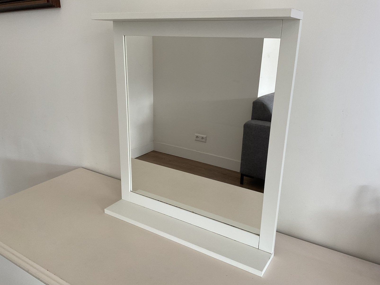 IKEA  SILVERAN spiegel in witte houten omlijsting. 64x56, Huis en Inrichting, Woonaccessoires | Spiegels, Ophalen of Verzenden