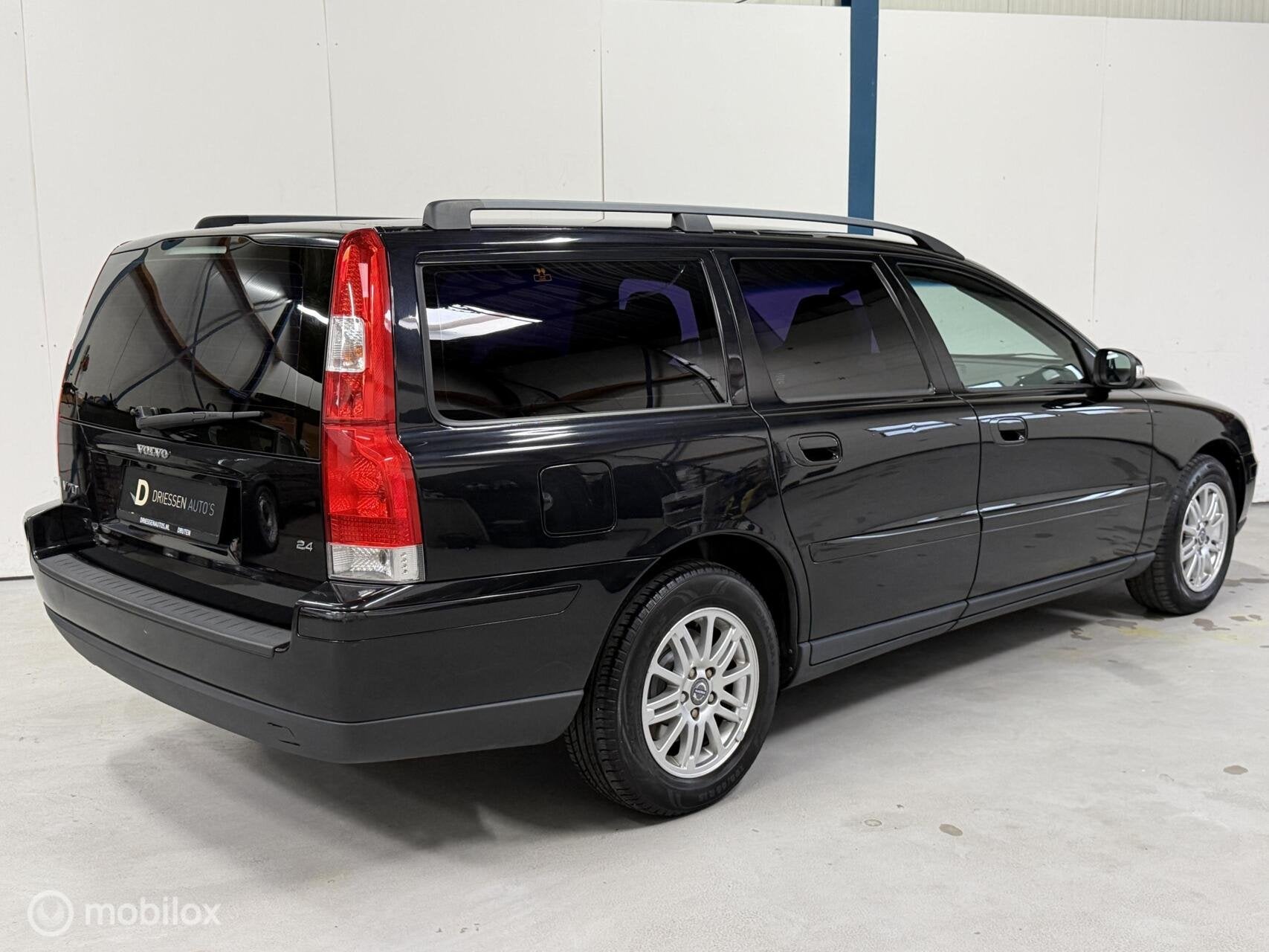 Volvo V70 2.4 Kinetic 170PK / YOUNGTIMER, Auto's, Volvo, Voorwielaandrijving, Gebruikt, Zwart, 1470 kg