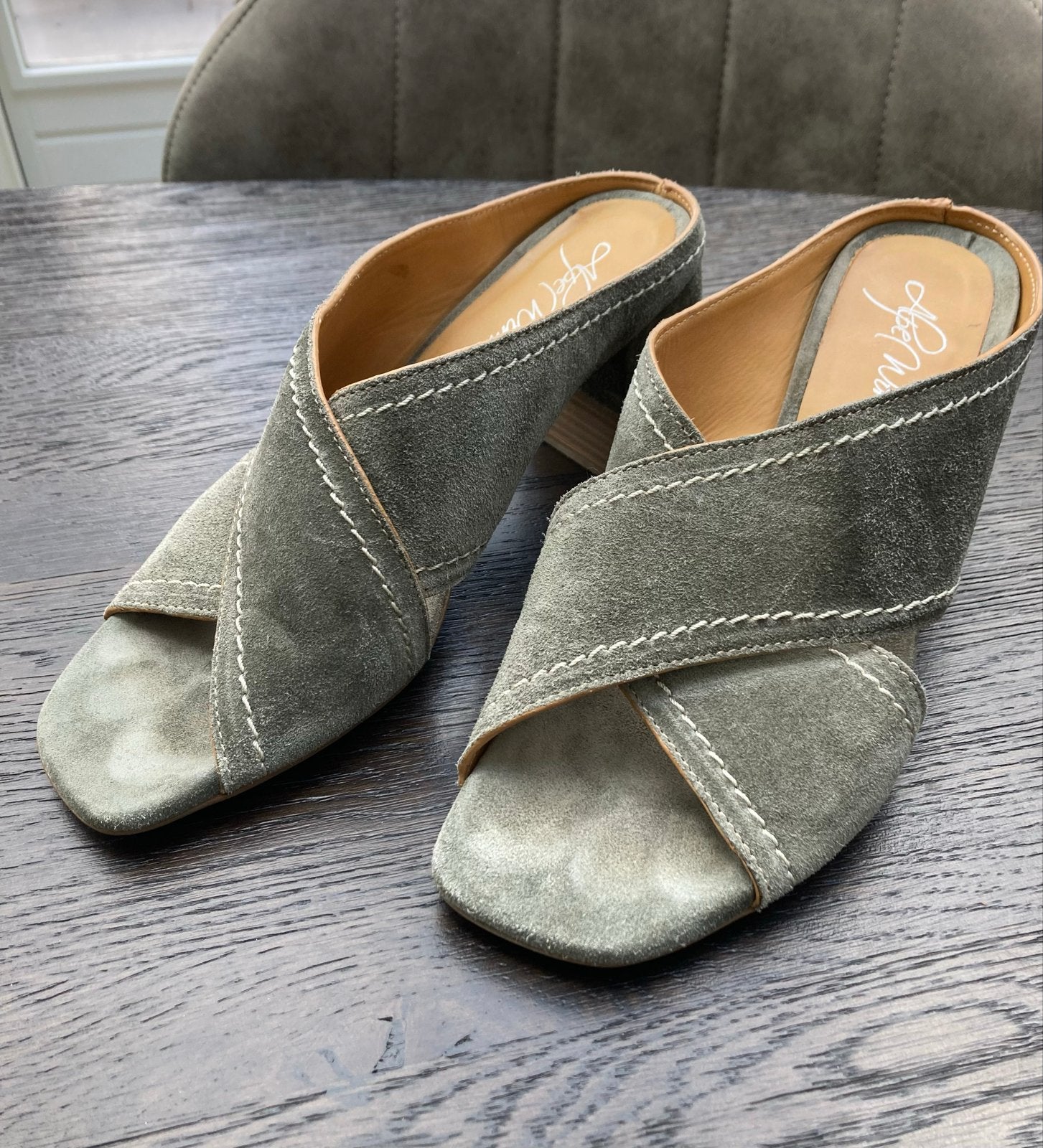 Ablpe Woman suède muiltjes met studs - Maat 39, Zo goed als nieuw, Groen, Sandalen of Muiltjes, Ophalen of Verzenden