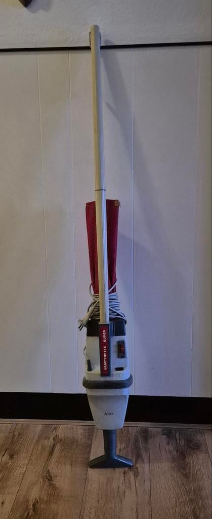 Vintage AEG Vampyrette Super Stofzuiger - Werkt nog!, Witgoed en Apparatuur, Stofzuigers, Stofzak, Gebruikt, Stofzuiger, Ophalen of Verzenden