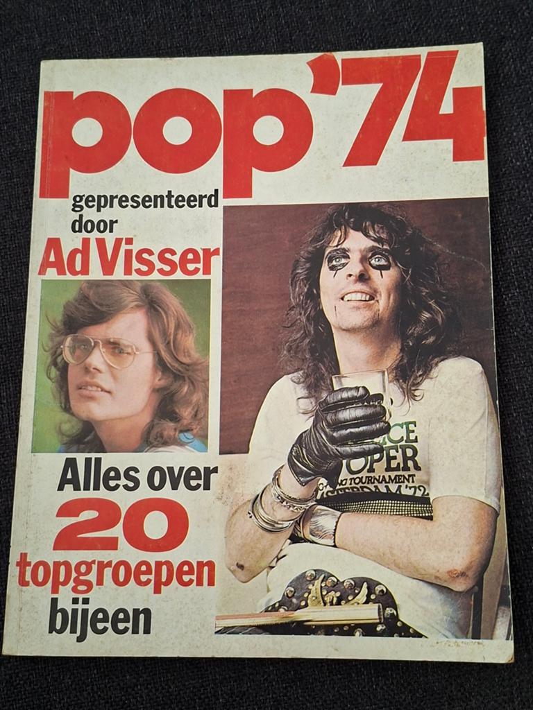 Pop '74 gepresenteerd door Ad Visser - Alice Cooper, Boeken, Gelezen, Artiest, Ophalen of Verzenden, Ad Visser