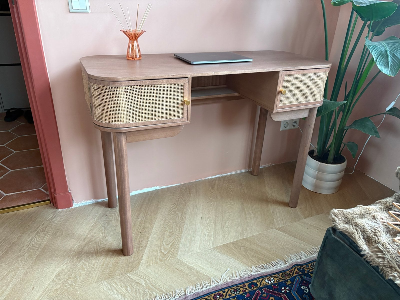 Houten bureau met rotan deurtjes, 110x45 cm, Huis en Inrichting, Ophalen, Hout, Overige merken, Modern