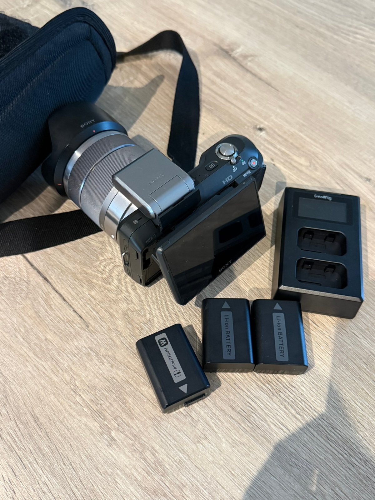 Sony nex3 camera, tas, lens, 3 batterijen, dubbele oplader, Ophalen, Zo goed als nieuw, Sony, 20x of meer