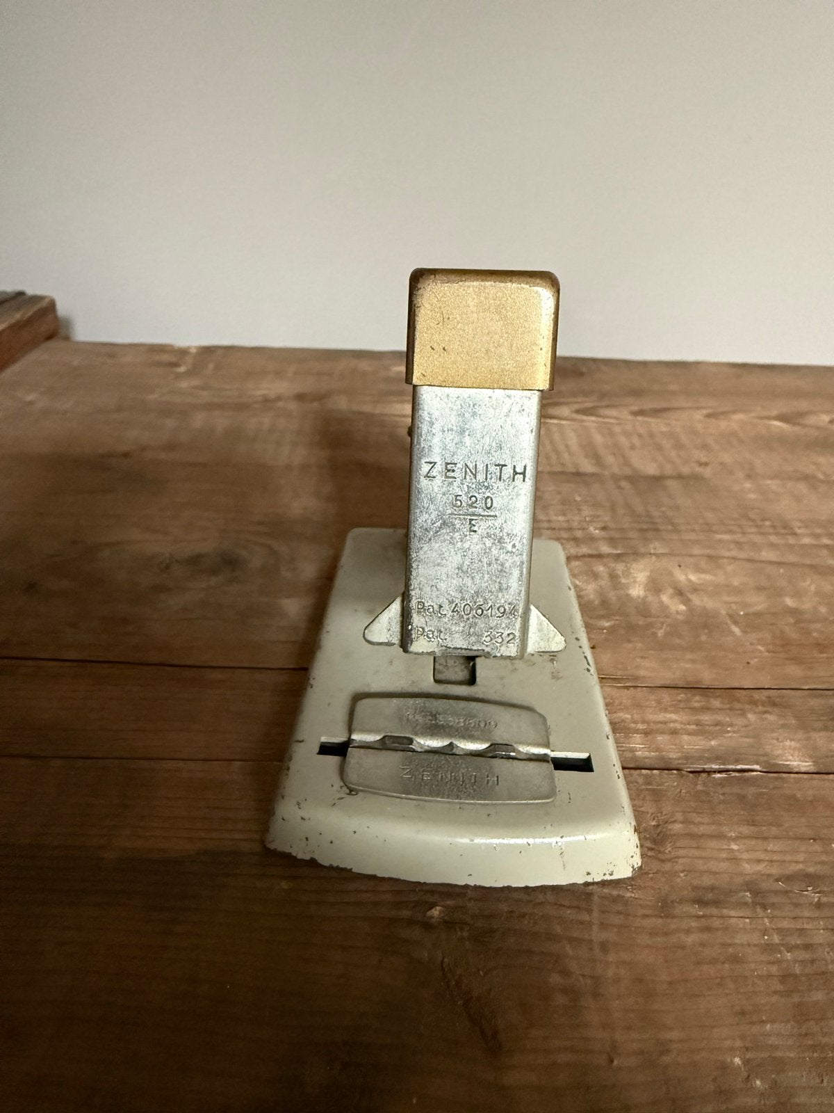 Vintage Zenith 520 nietmachine - Jaren '50 kantoorartikel, Ophalen of Verzenden