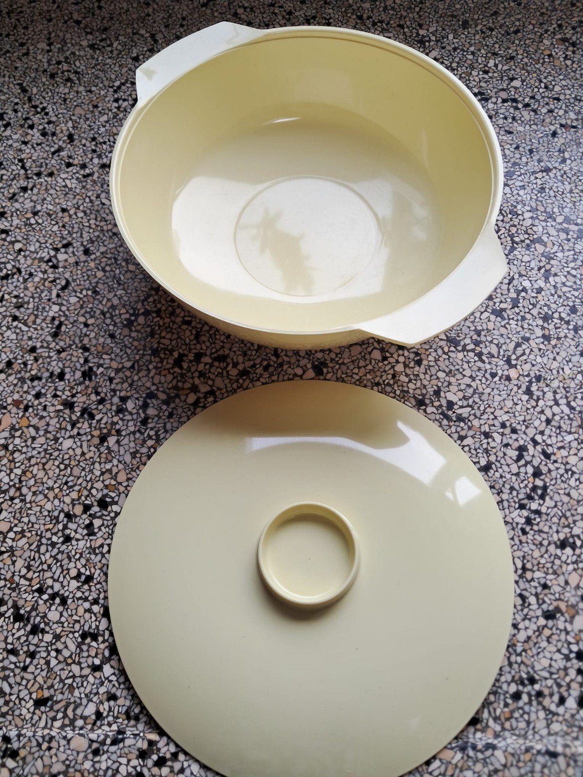 Mepal serveerschaal deksel zacht geel 22 cm vintage retro, Ophalen of Verzenden, Gebruikt