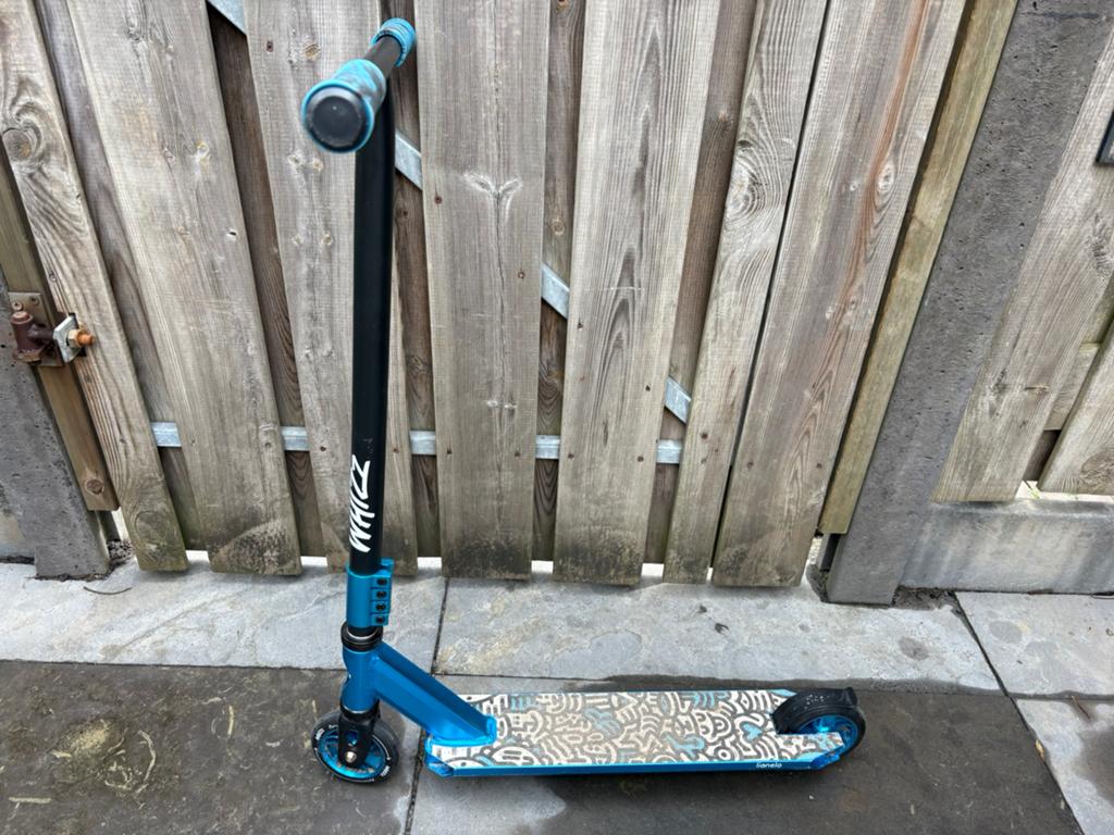 Whizz stuntstep - Blauw/Zwart, Fietsen en Brommers, Steps, Verzenden, Gebruikt, Gewone step