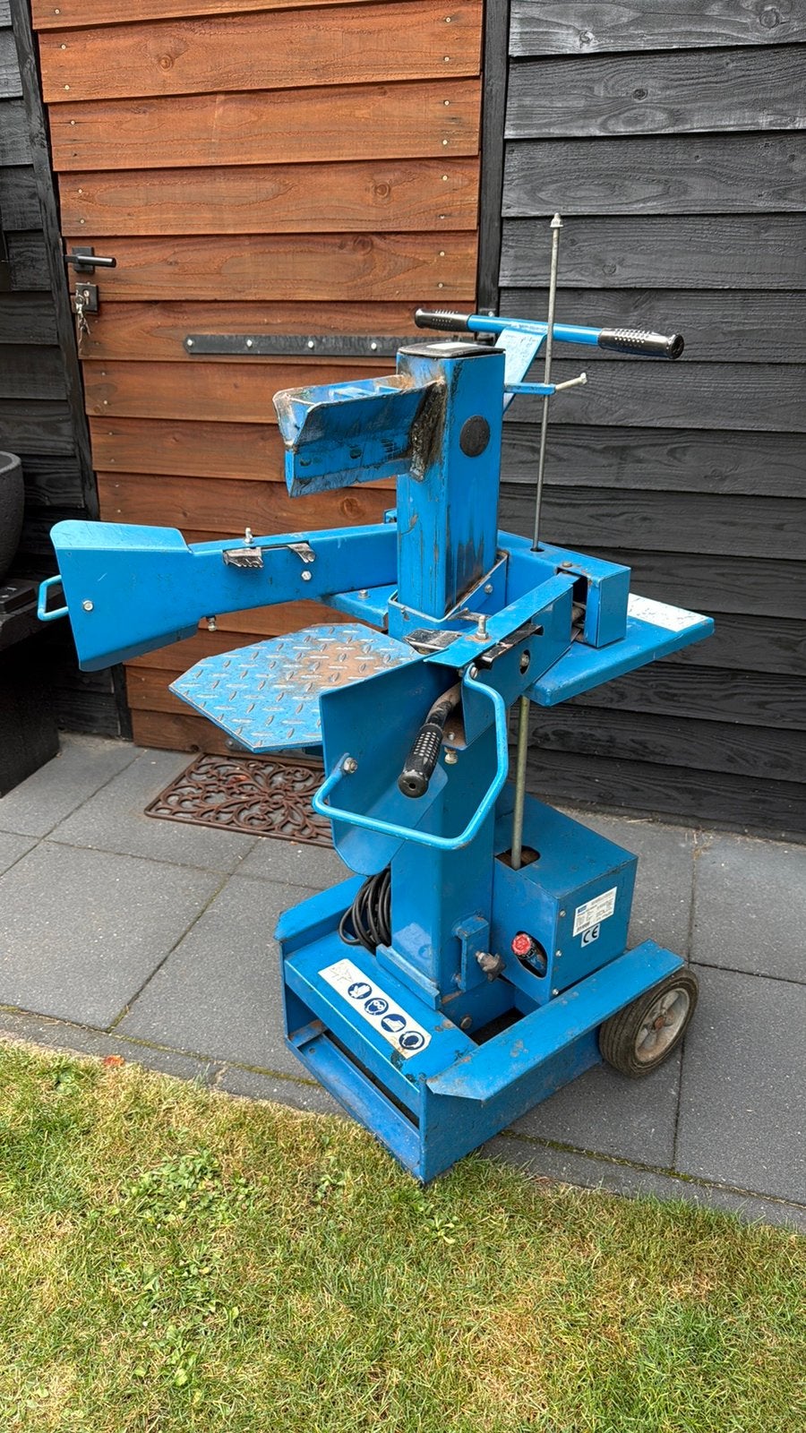Keurige robuuste staande houtklover, kloofmachine, klover., Tuin en Terras, Kloofmachines, Ophalen of Verzenden, Gebruikt, Elektrisch