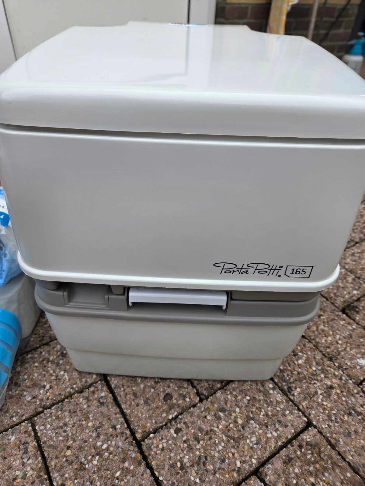 Porta Potti 165 met diverse reinigingsmiddelen, Ophalen, Zo goed als nieuw