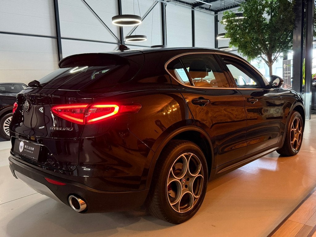 Alfa Romeo Stelvio 2.0 T AWD Super|280pk|Automaat|Leder|Memo, Auto's, Alfa Romeo, Automaat, 4 cilinders, Met garantie (alle), Zwart