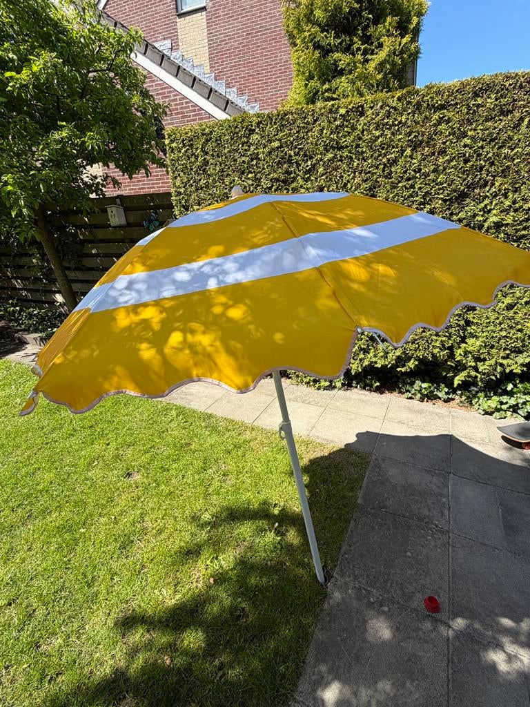 Leuke zomerse parasol, Tuin en Terras, Ophalen, Zo goed als nieuw, 1 tot 2 meter, Zweefparasol