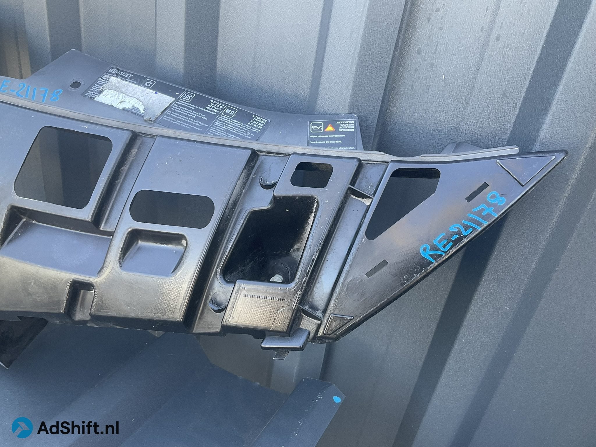 BUMPER Grill Houder Renault Clio MK3 8200682290 GRIL RE-2117