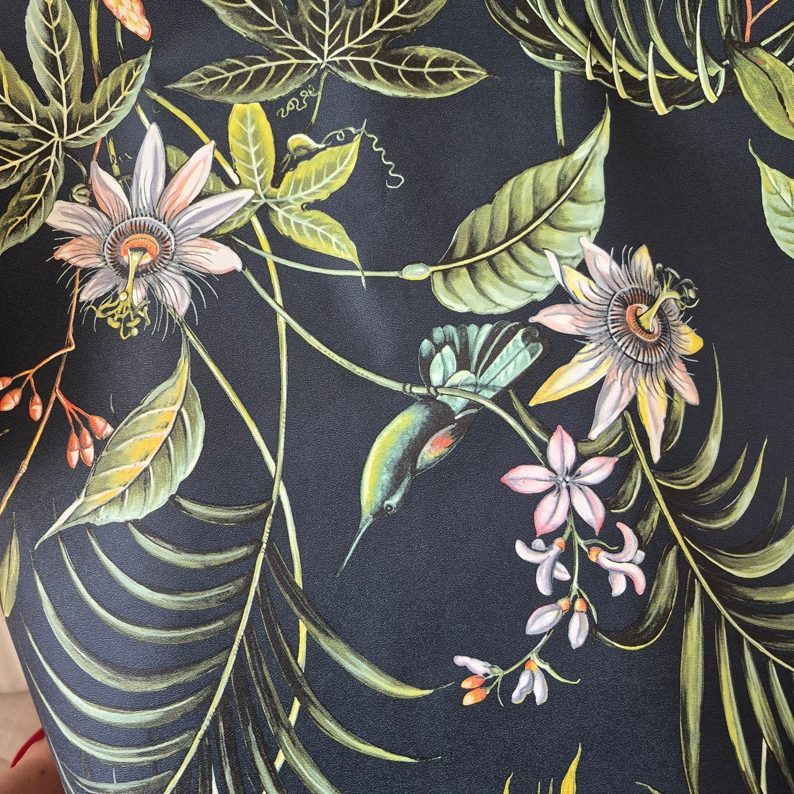 Exotisch Behang met Bloemen en Kolibrie - 1 Rol, Bloemen, Natuurlijk, Overige merken, Ophalen of Verzenden