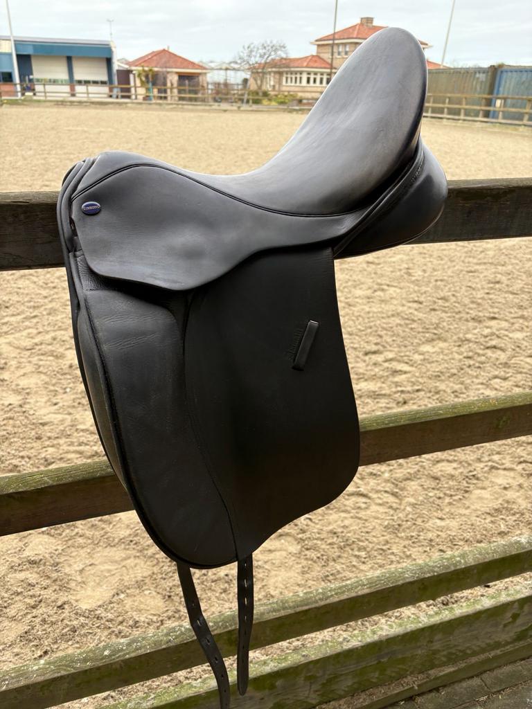 Euroriding Diamant dressuurzadel – 17 inch, Dieren en Toebehoren, Ophalen, Gebruikt, Dressuur