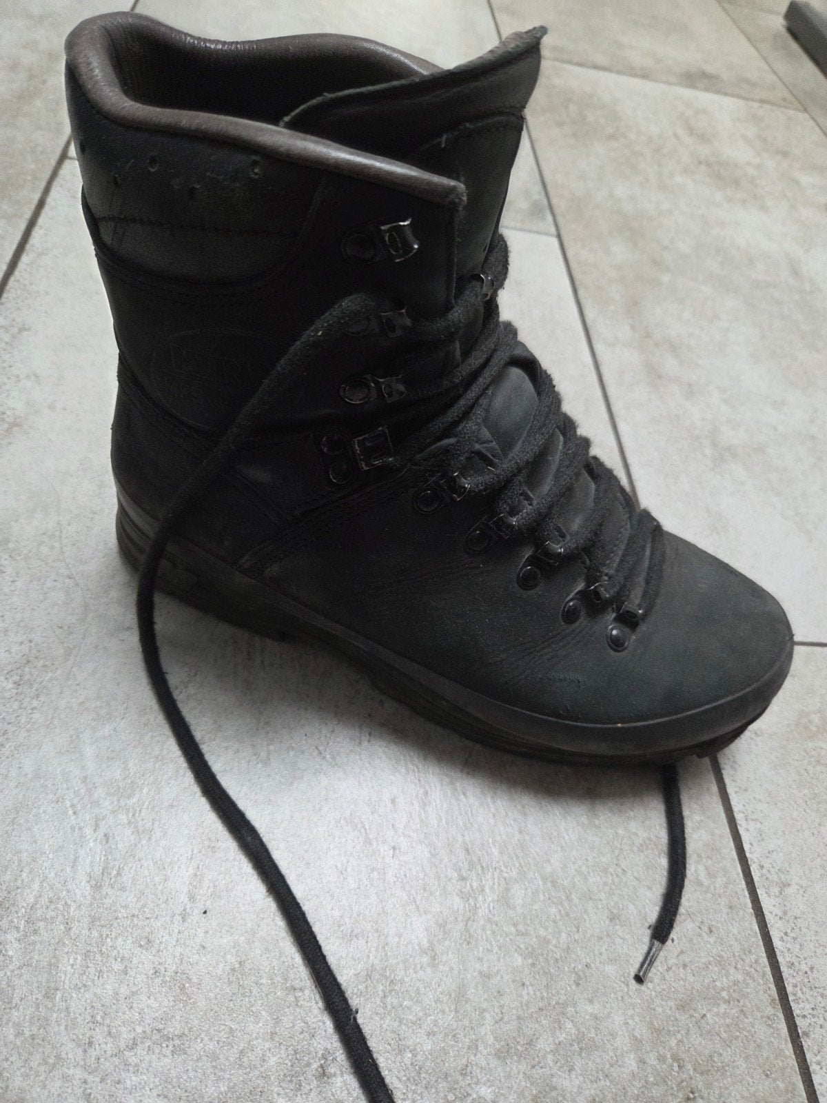 Meindl dames, Kleding | Dames, Ophalen of Verzenden, Zo goed als nieuw, Sneakers of Gympen