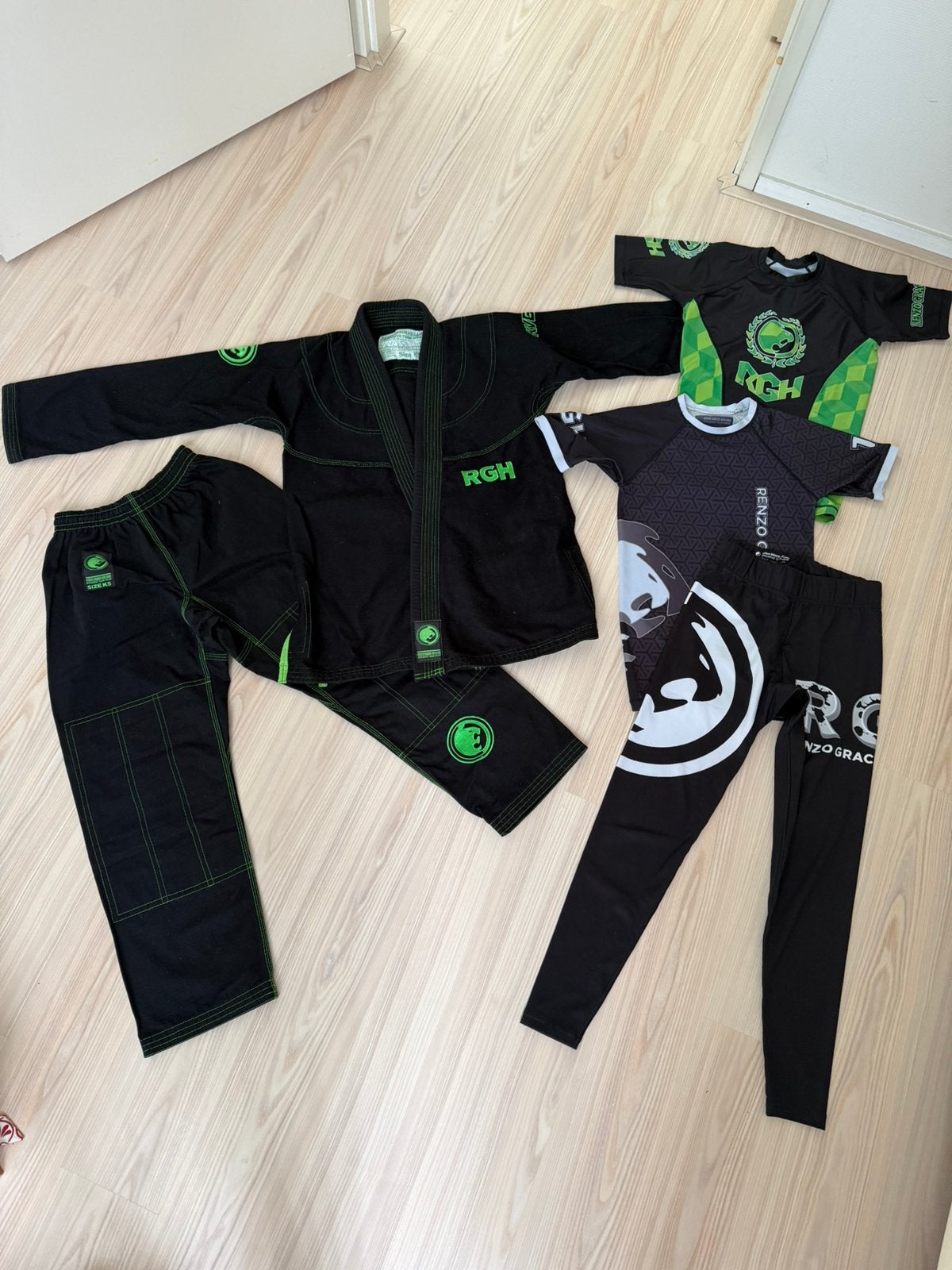 152 -158 jiu jitsu pak + gi Renzo Gracie Holland, Ophalen of Verzenden, Zo goed als nieuw, Jongetje of Meisje, Pakje