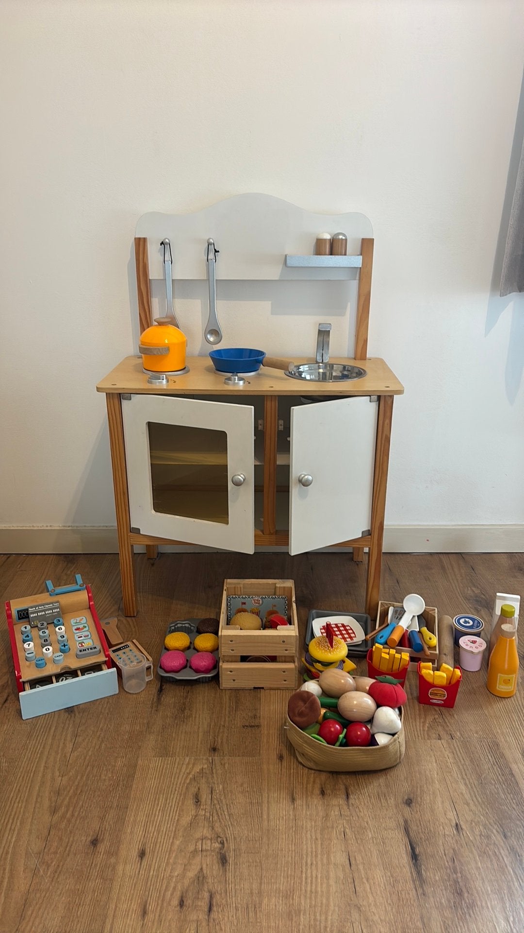 Kinderkeukentje met toebehoren, Ophalen, Gebruikt, Hout, Speelkeuken