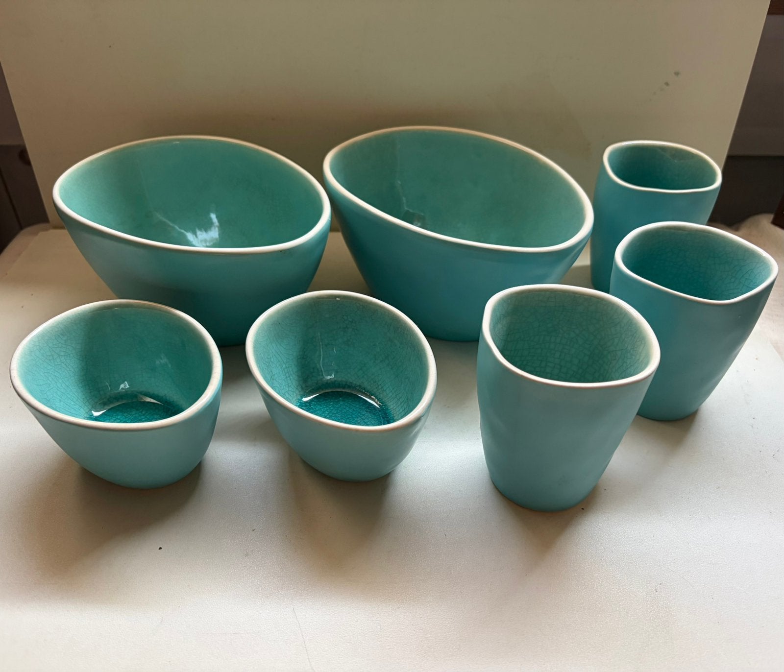 4 schalen/kommen + 3 bekers van Jewel servies, Huis en Inrichting, Keuken | Servies, Overige merken, Keramiek, Ophalen of Verzenden