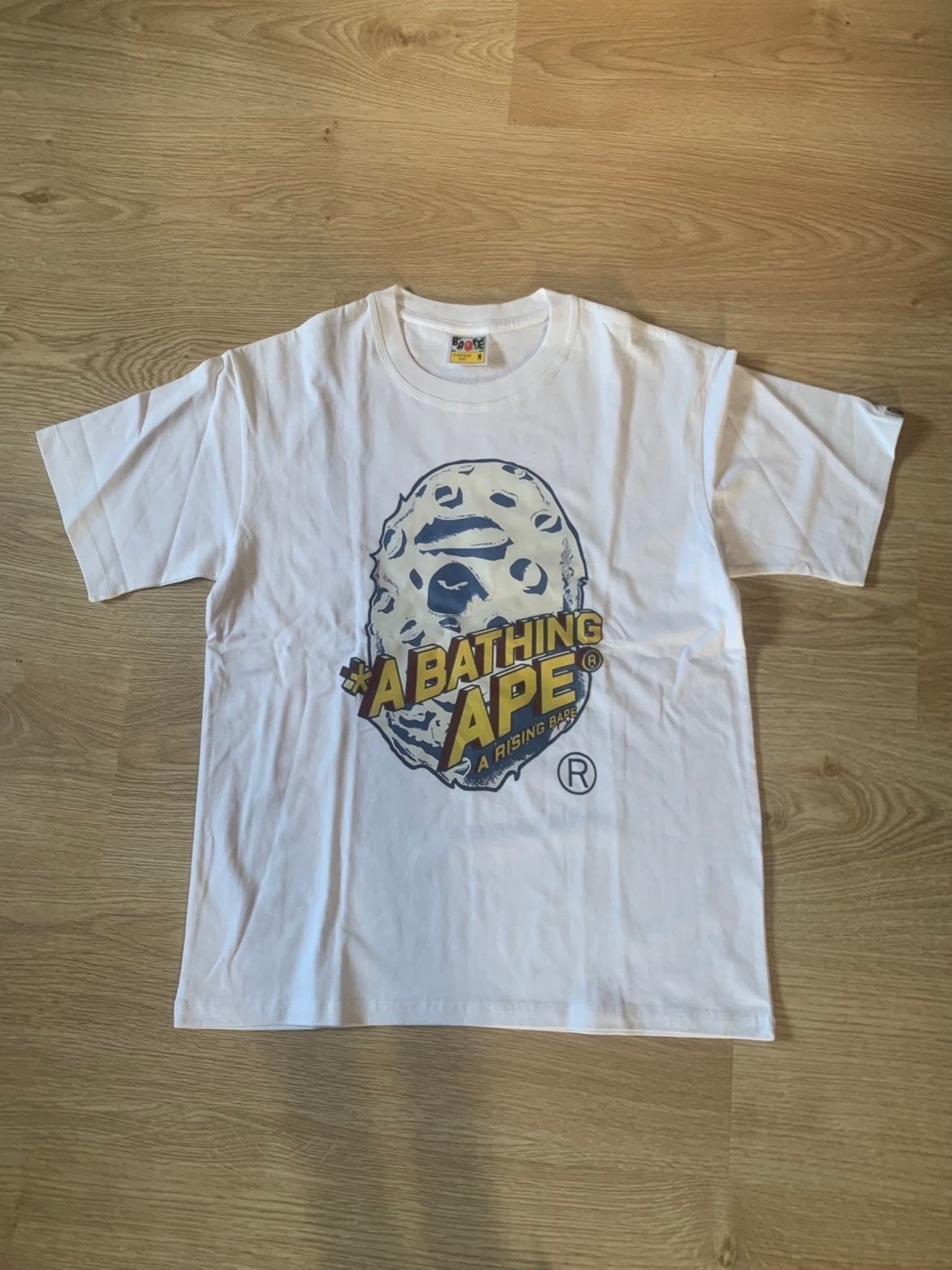 A Bathing Ape T-shirt met print - Maat M, Ophalen of Verzenden, Zo goed als nieuw, Maat 48/50 (M), Wit