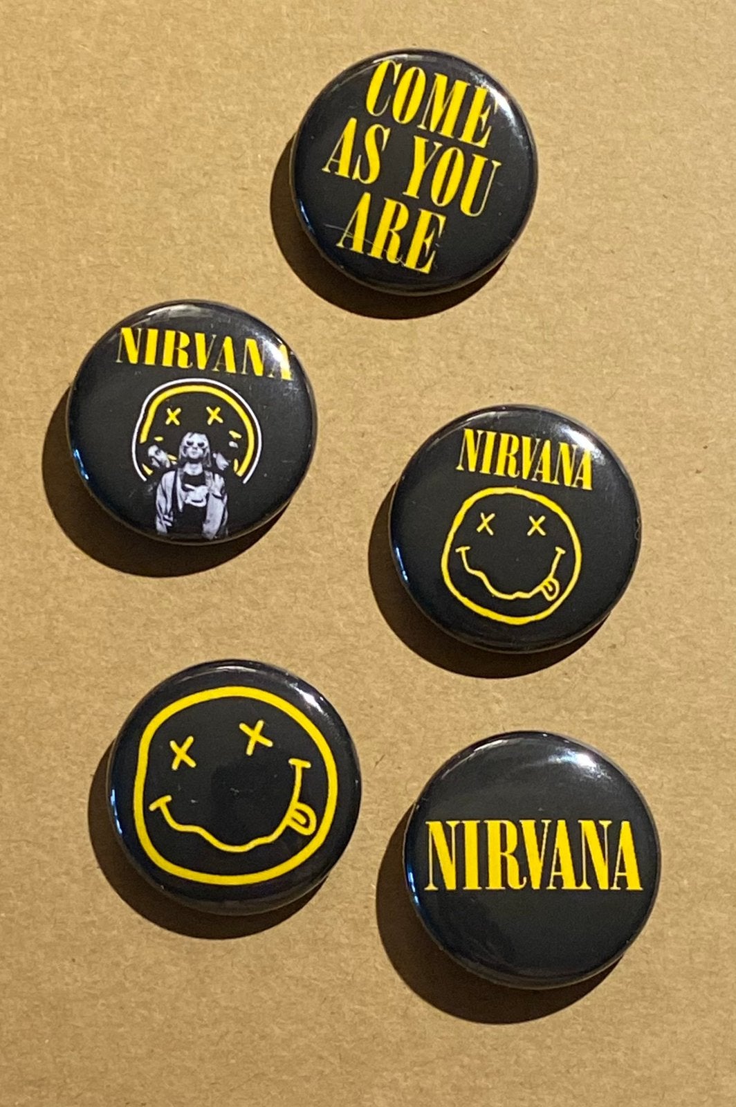 NIRVANA (logo) buttons #1 Kurt Cobain, Verzenden, Zo goed als nieuw, Overige onderwerpen